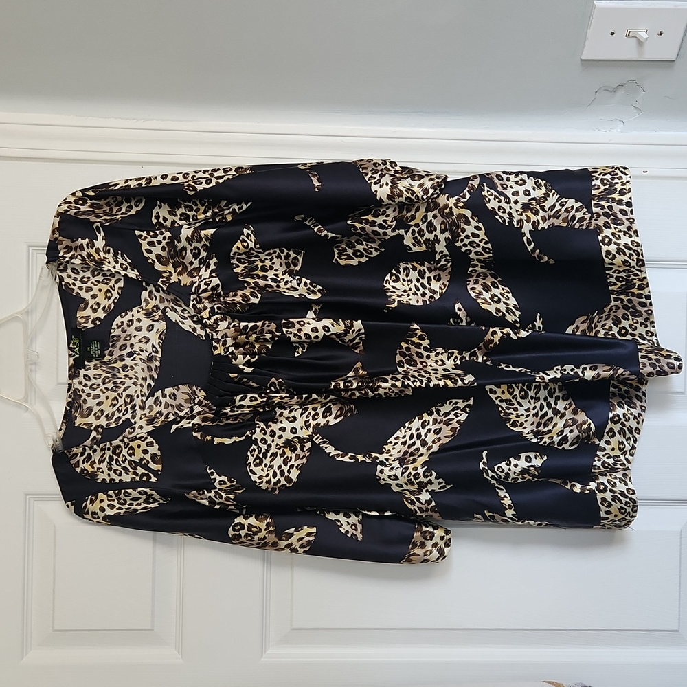 100% silk navy and leopard print top with pockets Medium YASB